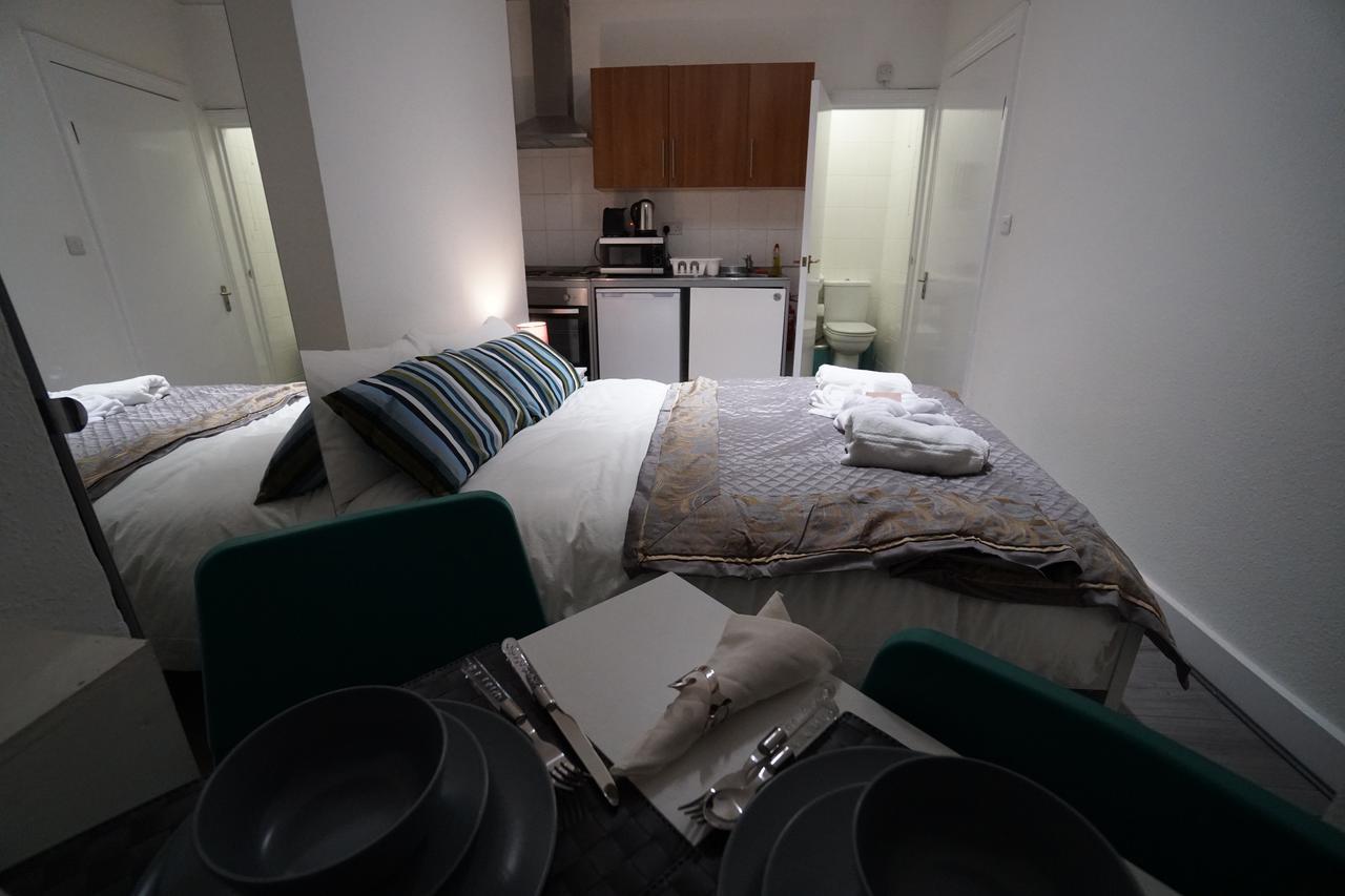London Queen Park Apartments Esterno foto