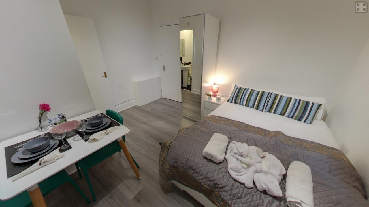 London Queen Park Apartments Esterno foto