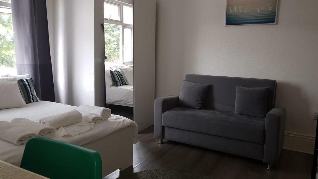 London Queen Park Apartments Esterno foto