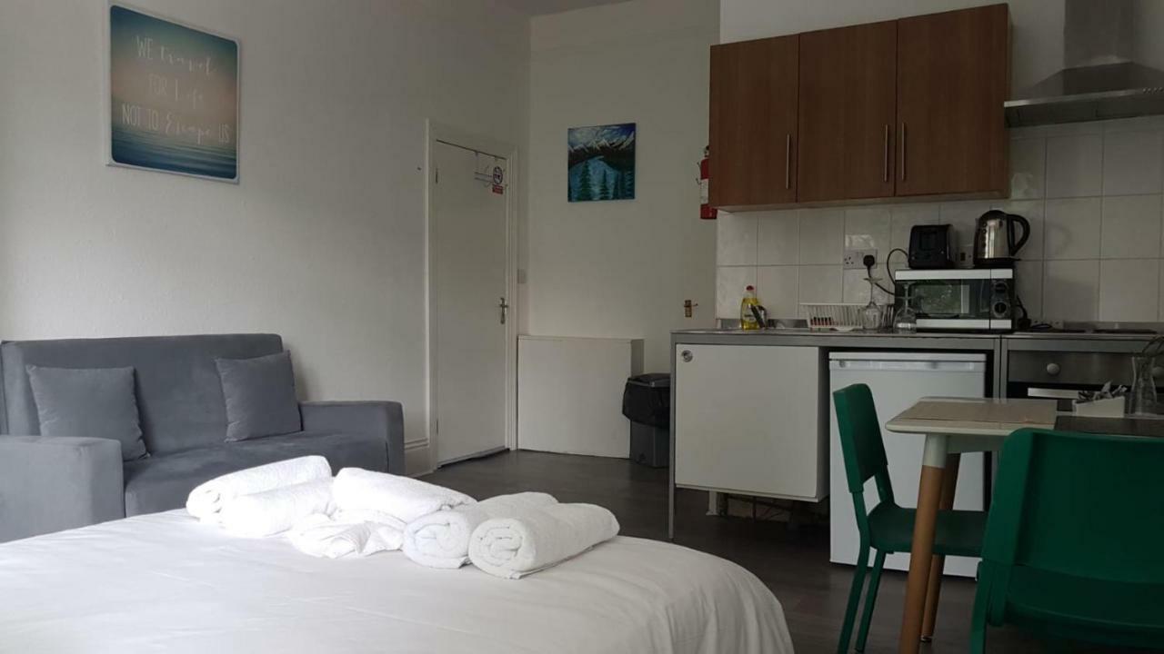 London Queen Park Apartments Esterno foto